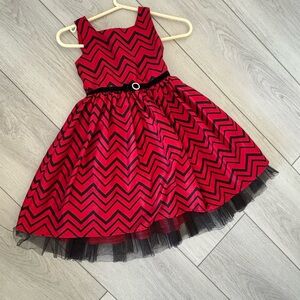 Red chevron print girls dress size  6x